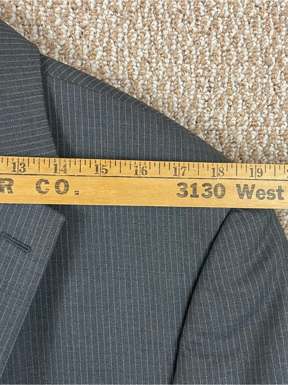 Ralph Lauren Blazer Men’s 44R Grey Pinstripe Wool 2 Button Single Vent R4